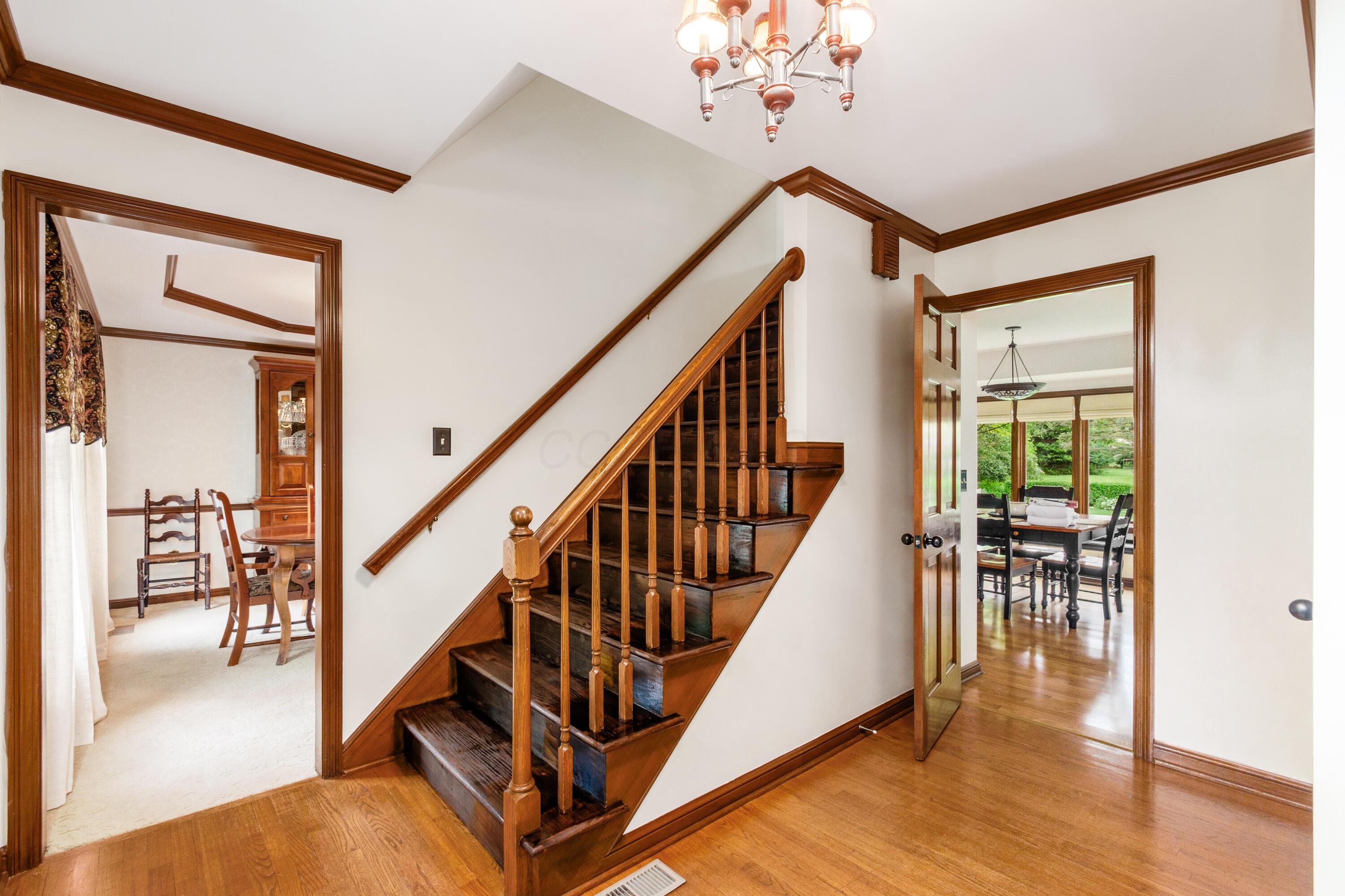 7379 Wings Livery Road Dublin, OH 43017 - Photo 11 of 44 Foyer