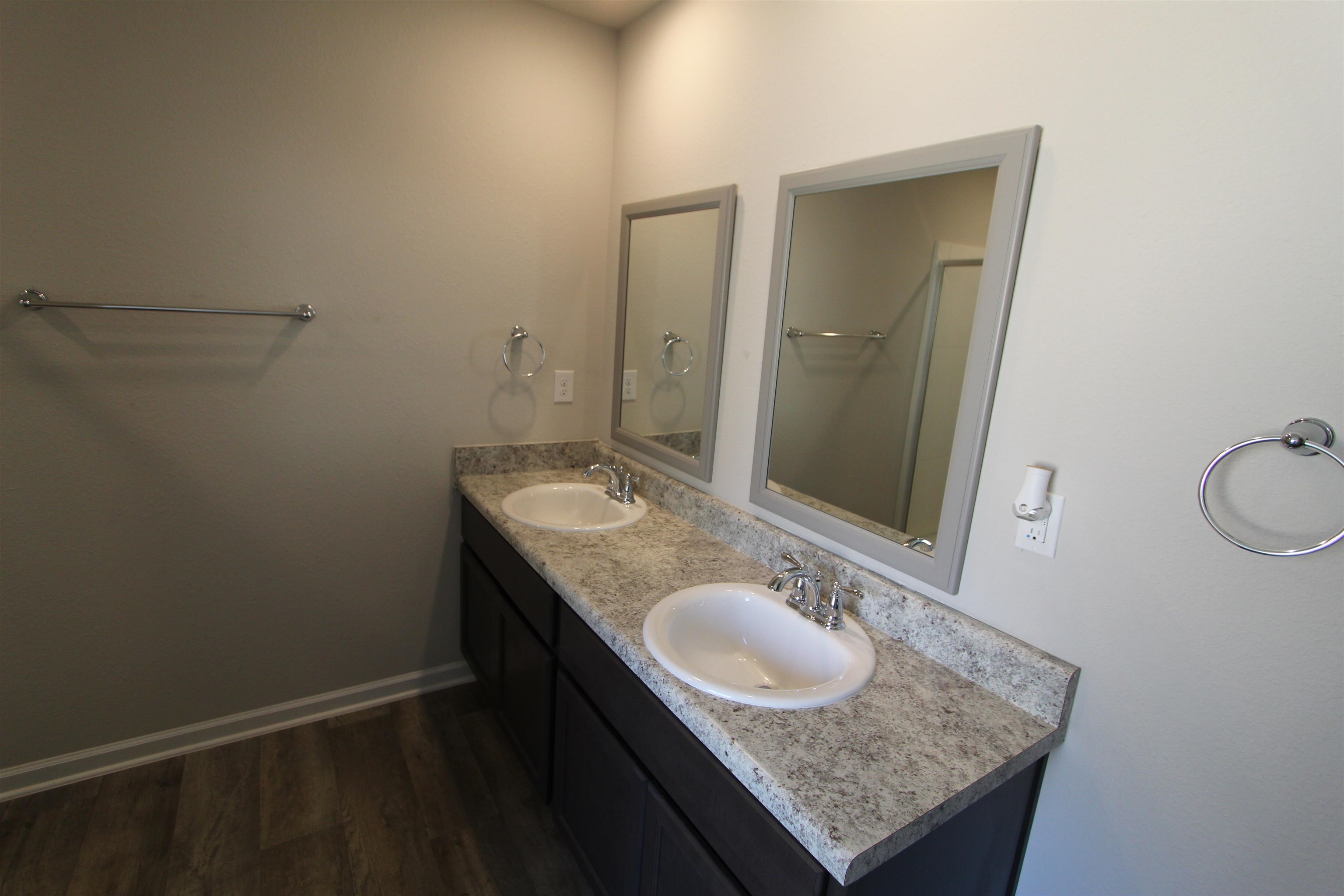 1502 Majesty Loop Foley, AL 36535 - Photo 19 of 26 Bathroom