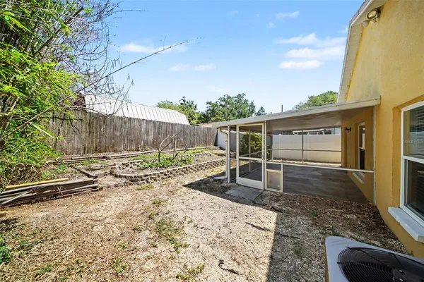 $319,900 | 2424 Camden Oaks Place, Valrico, FL 33594