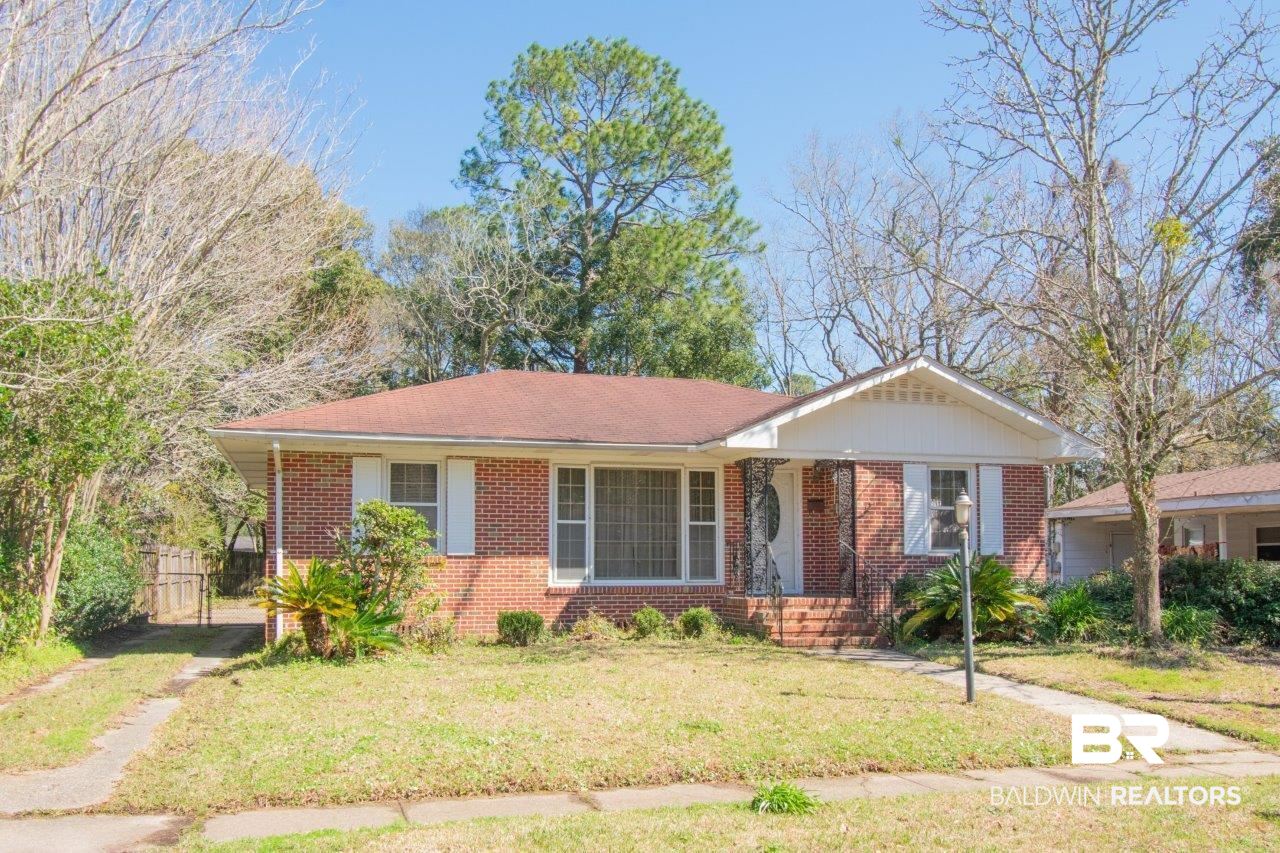 17 West Chadwick Drive Mobile, AL 36606 - Photo 1 of 24