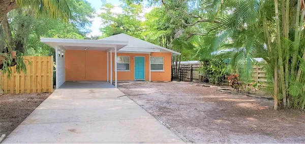 $2,000 | 2541 Floyd Street, Sarasota, FL 34239