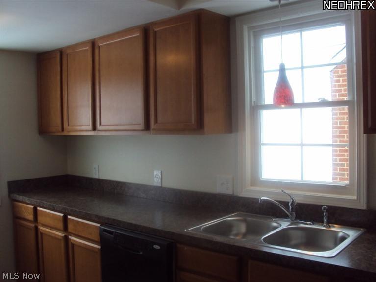 4154 Verona Road Cleveland, OH 44121 - Photo 15 of 17