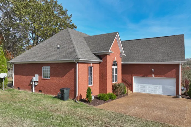 $549,900 | 113 Buckhaven Drive, Hendersonville, TN 37075