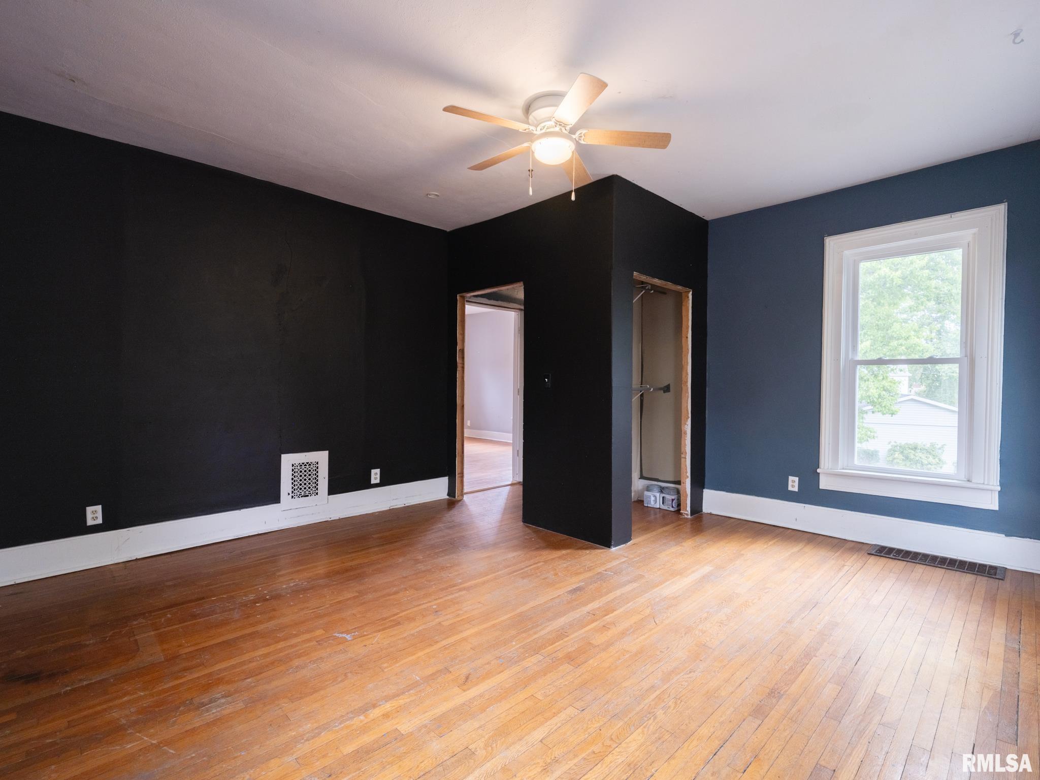 715 North 4th Street Pekin, IL 61554 - Photo 23 of 41