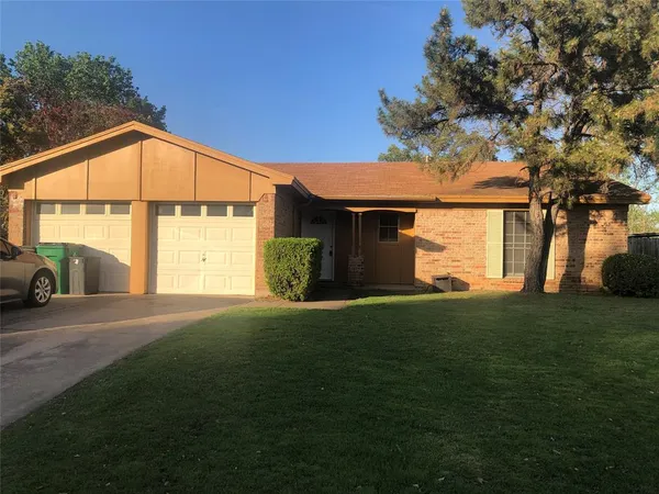 $1,850 | 4617 Aspen Way, Haltom City, TX 76137