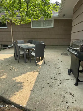 $2,500 | 172 Larchwood Avenue, Oakhurst, NJ 07755