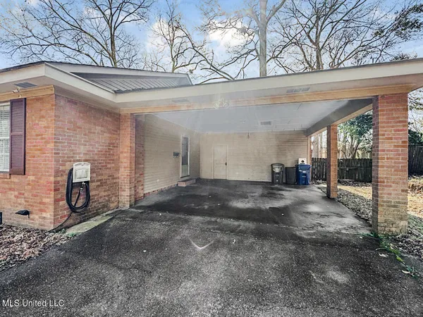 $245,000 | 4 Oakhurst Drive, Natchez, MS 39120