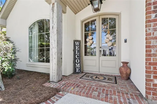 $560,000 | 142 Acadian Lane, Mandeville, LA 70471