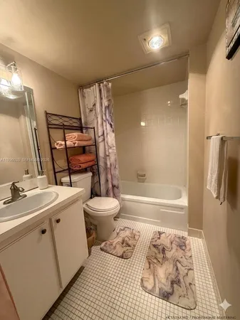 $2,050 | 5550 Northwest 44th Street, Unit 418B, Lauderhill, FL 33319