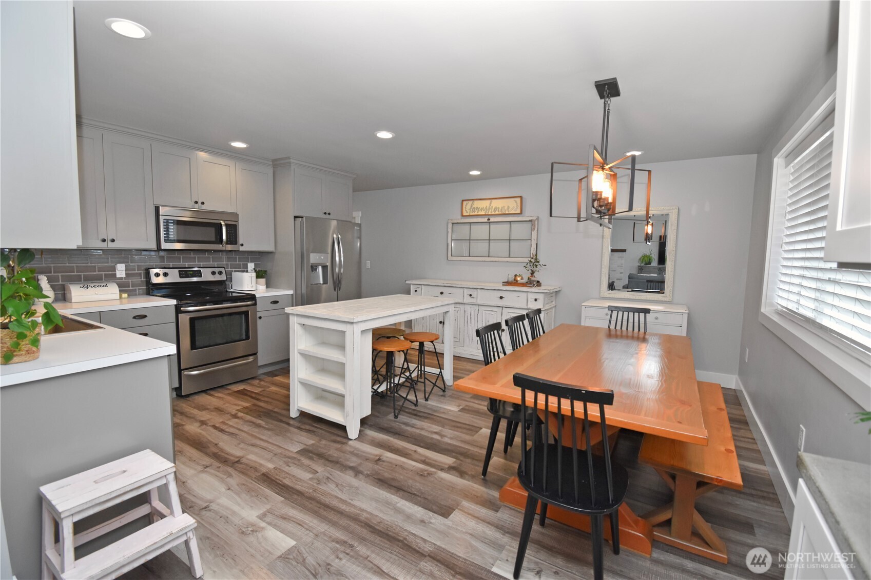12419 Hilltop Road Arlington, WA 98223 - Photo 14 of 40