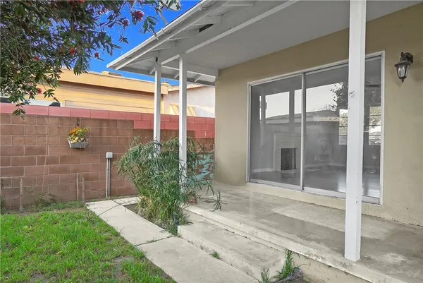 $4,000 | 13917 Wilkie Avenue, Gardena, CA 90249