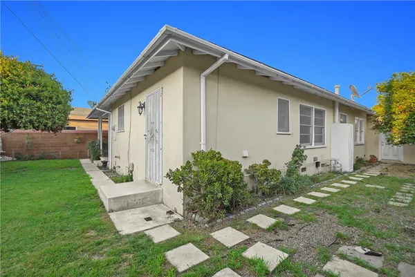 $4,000 | 13917 Wilkie Avenue, Gardena, CA 90249