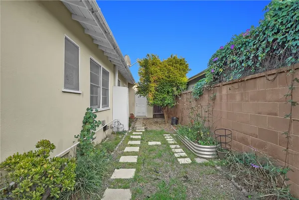 $4,000 | 13917 Wilkie Avenue, Gardena, CA 90249