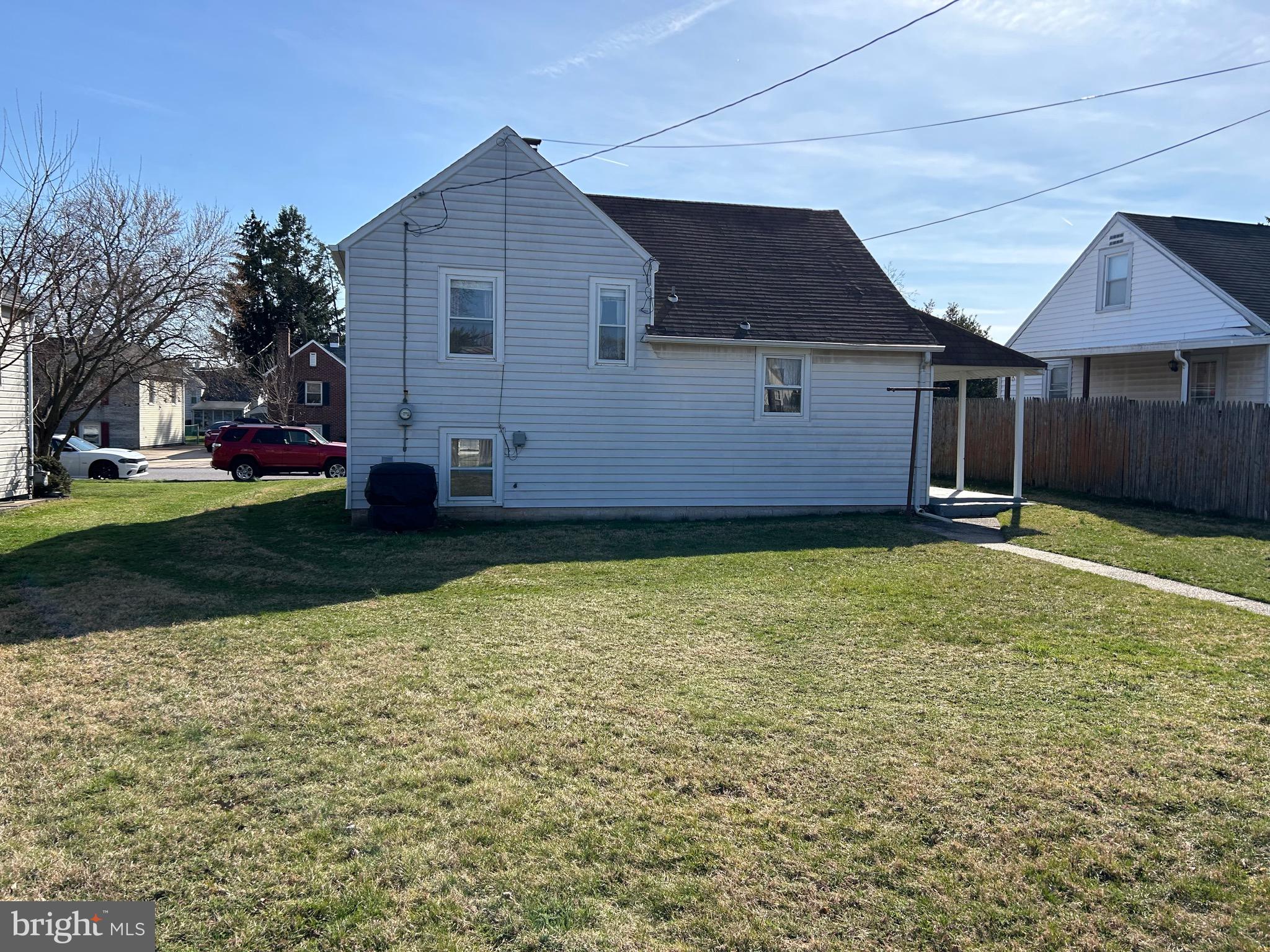 765 Noonan Road York, PA 17404 - Photo 4 of 22 Gallery Image 4