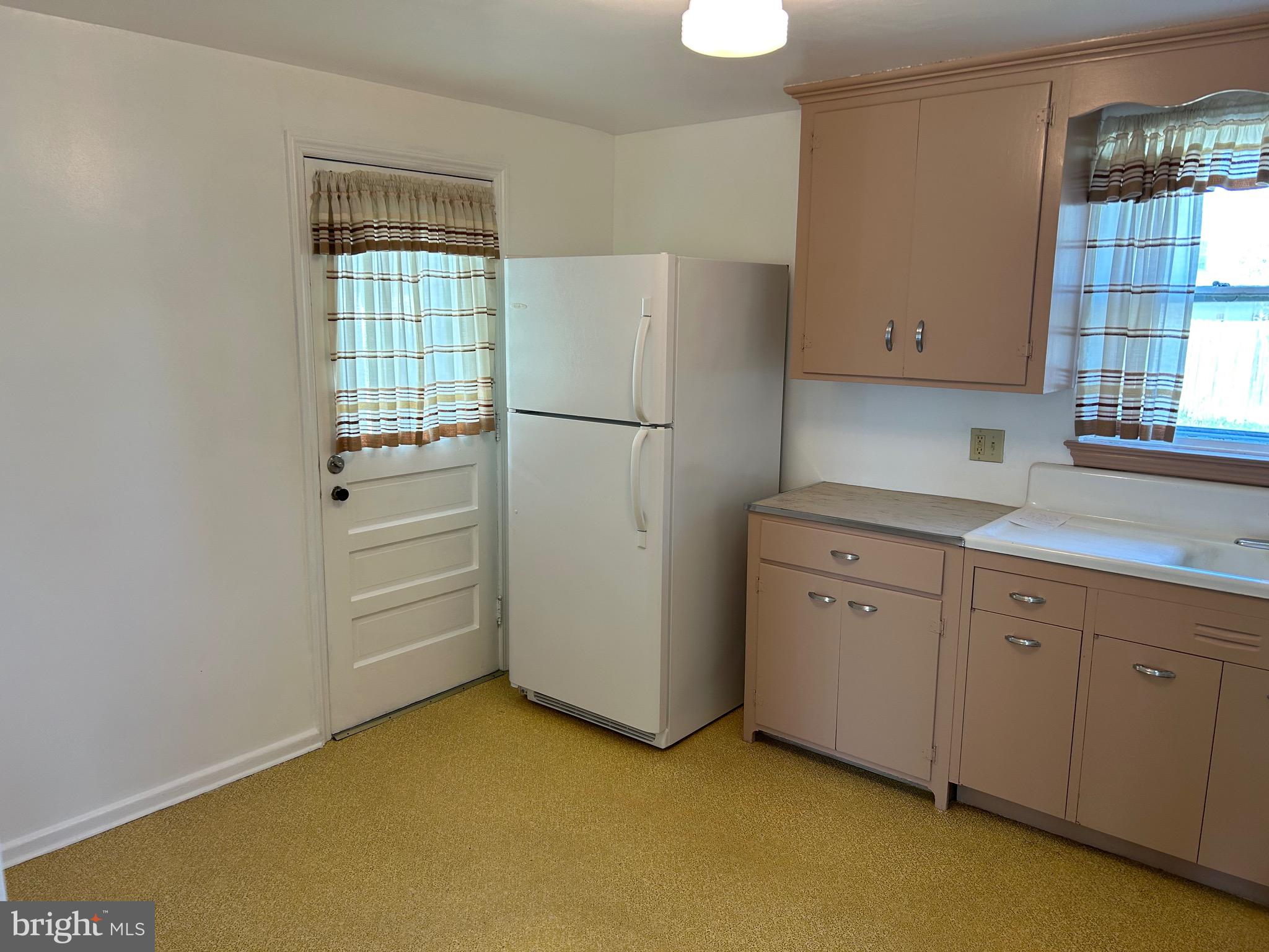 765 Noonan Road York, PA 17404 - Photo 8 of 22 Gallery Image 8