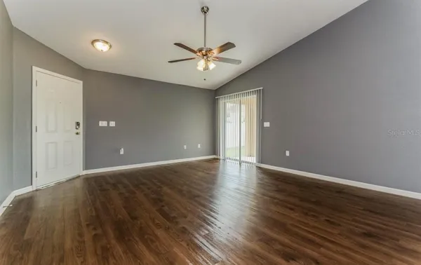 $1,800 | 1435 Piney Branch Circle, Valrico, FL 33594