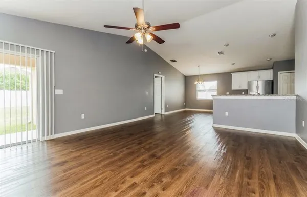 $1,800 | 1435 Piney Branch Circle, Valrico, FL 33594