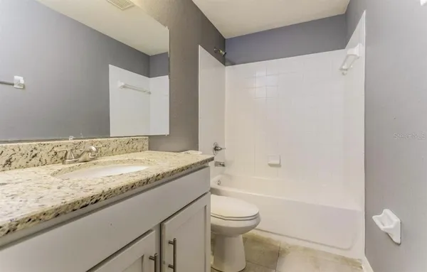 $1,800 | 1435 Piney Branch Circle, Valrico, FL 33594