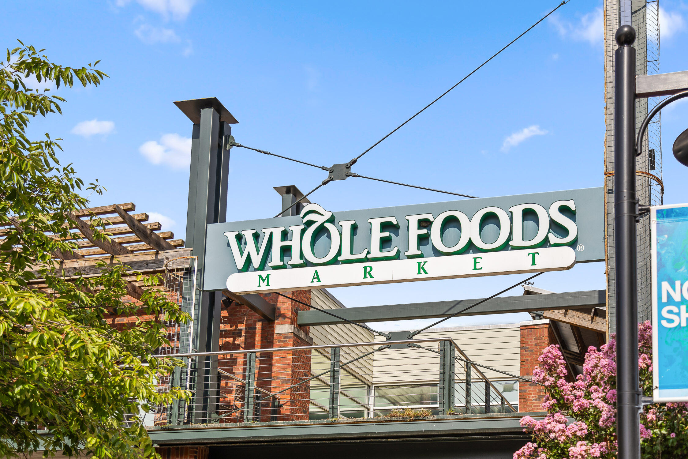 918 Lullwater Road Chattanooga, TN 37405 - Photo 52 of 64 Whole Foods