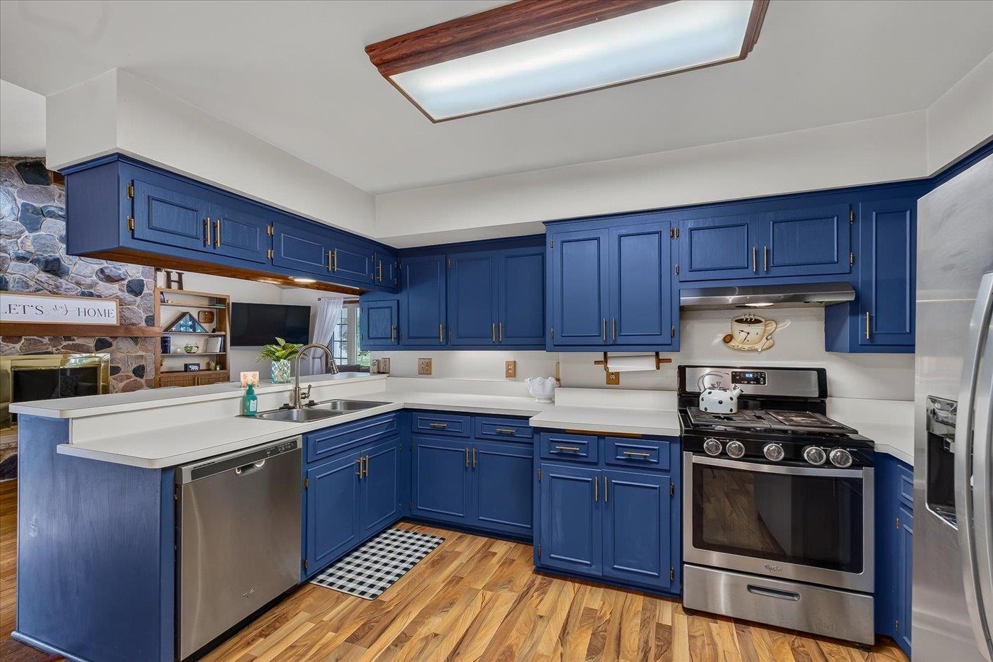 2313 Ramshead Court Waukesha, WI 53188 - Photo 17 of 71