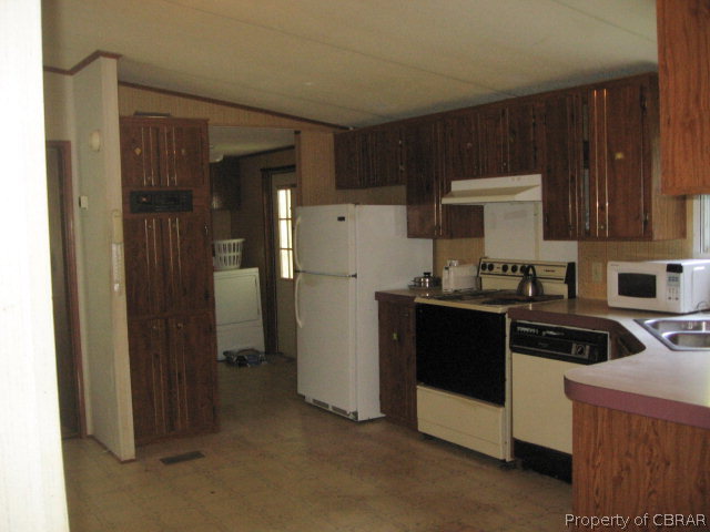628 Zion Branch Road Saluda, VA 23149 - Photo 7 of 9