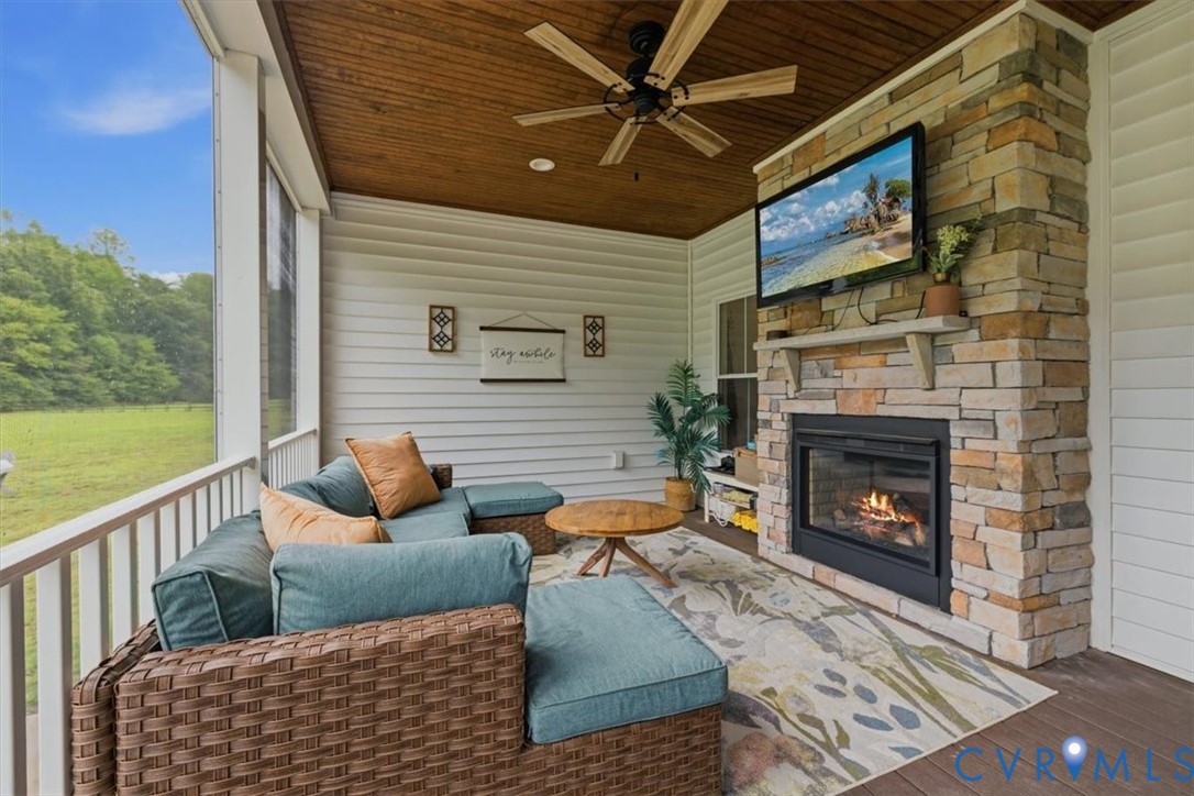 8085 Old Ridge Road Ashland, VA 23005 - Photo 18 of 53 Screened in Porch