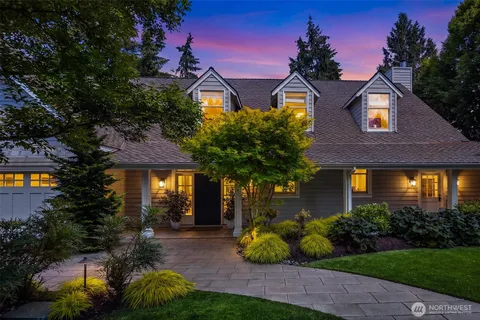 $5,298,000 | 2042 77th Avenue Northeast, Medina, WA 98039