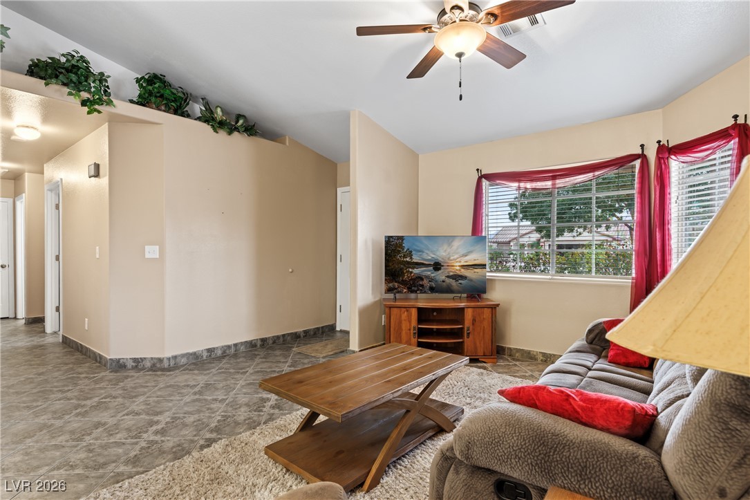 121 Hermosa Way Mesquite, NV 89027 - Photo 4 of 38