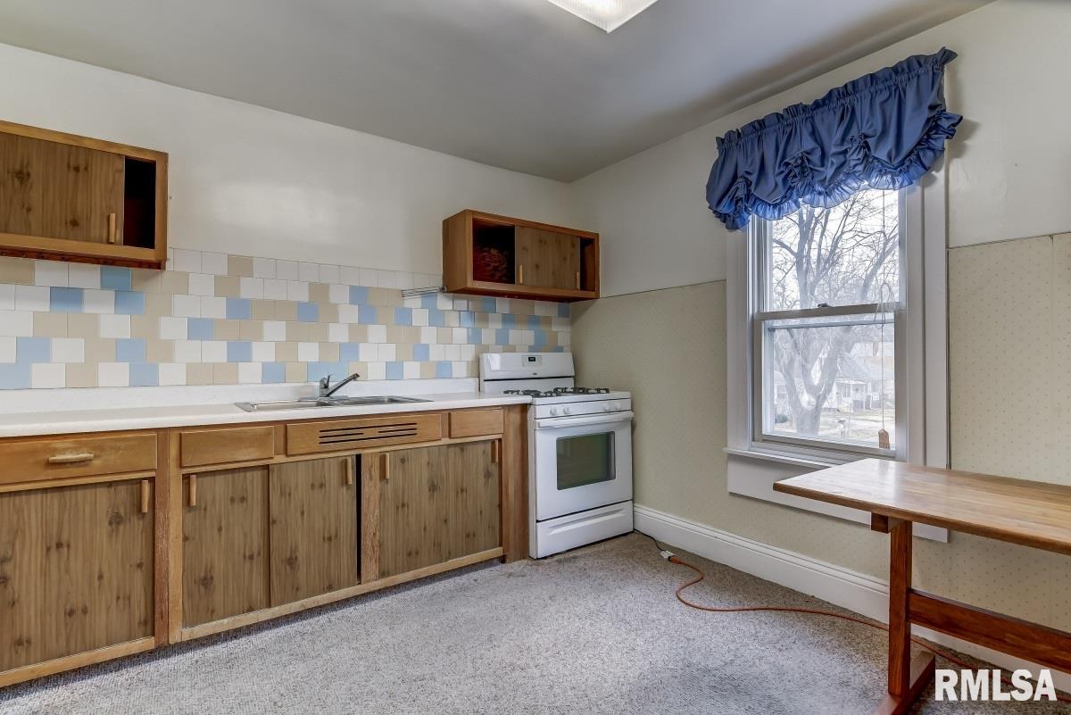 1245 West Governor Street Springfield, IL 62704 - Photo 7 of 34 Gallery Image 7