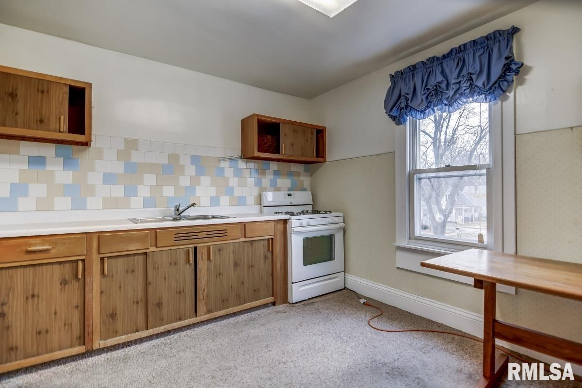 1245 West Governor Street Springfield, IL 62704 - Photo 8 of 34 Gallery Image 8