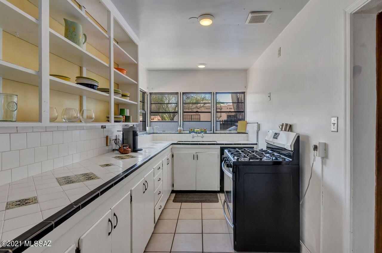 2115 East Fort Lowell Road Tucson, AZ 85719 - Photo 12 of 49