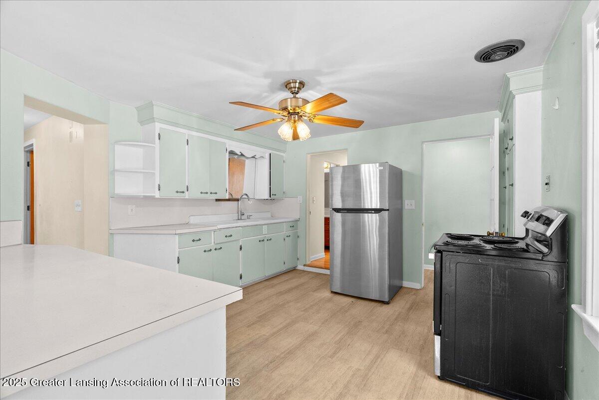 4632 Old Lansing Road Lansing, MI 48917 - Photo 10 of 38 17-Media Jett - 13