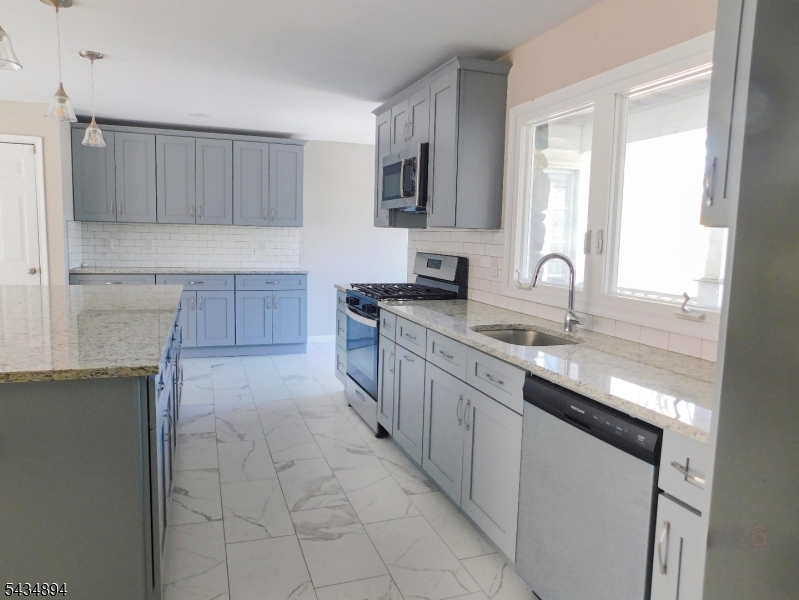 4 Spring Hill Road Annandale, NJ 08801 - Photo 15 of 41