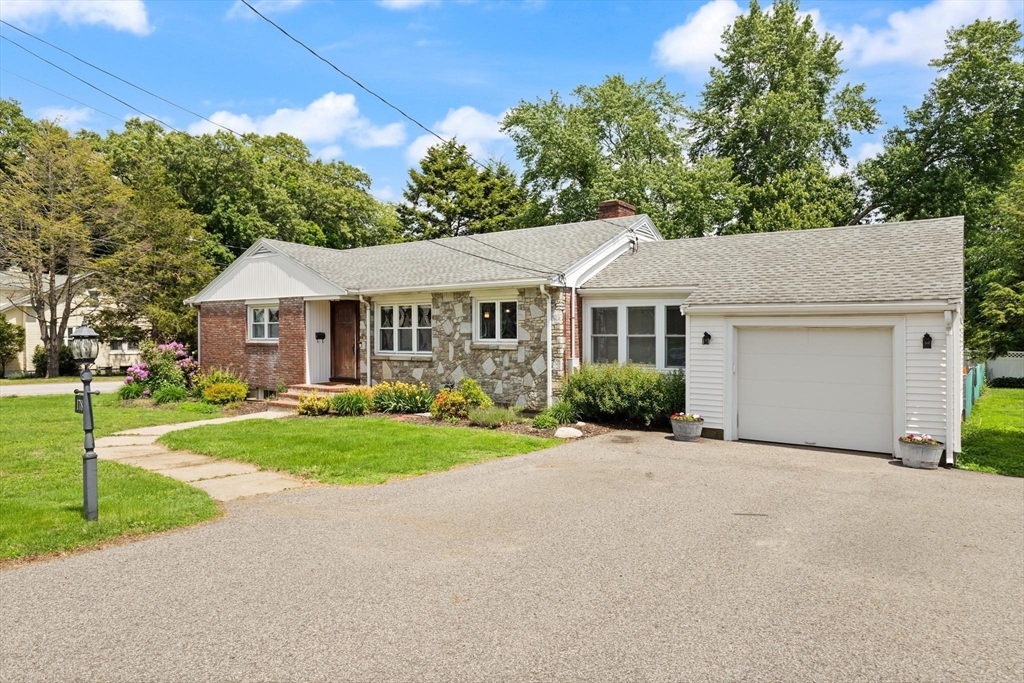 178 Webster Street Needham, MA 02494 - Photo 4 of 27