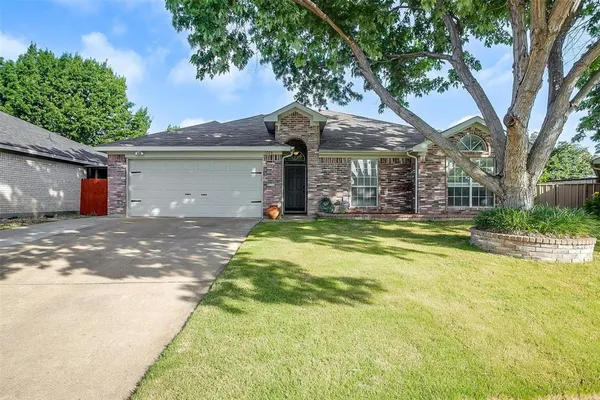 $3,500 | 1008 Vaden Avenue, Burleson, TX 76028