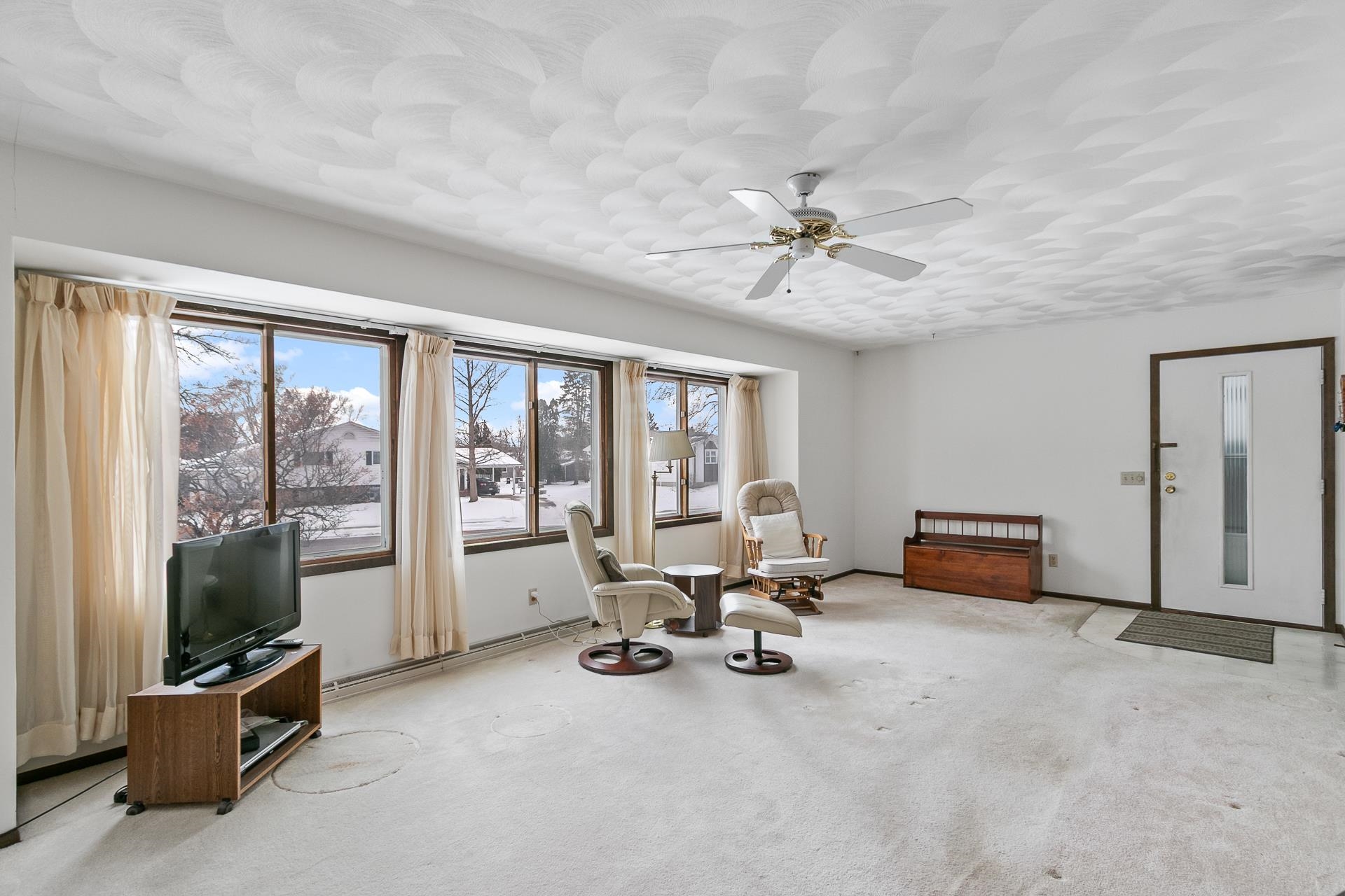 727 11th Street Baraboo, WI 53913 - Photo 8 of 50