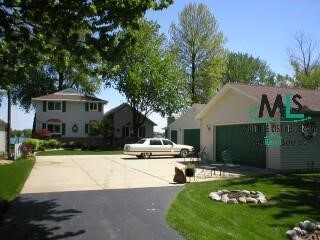 8323 South River Road Marine City, MI 48039 - Photo 3 of 9 820260-2.JPG