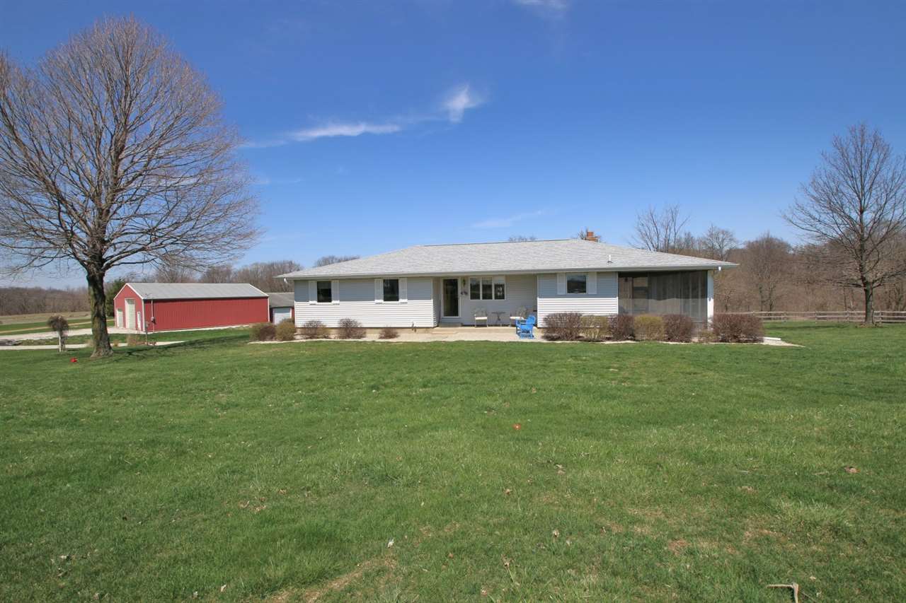18724 Red Shale Hill Road Pekin, IL 61554 - Photo 1 of 35 Gallery Image 1
