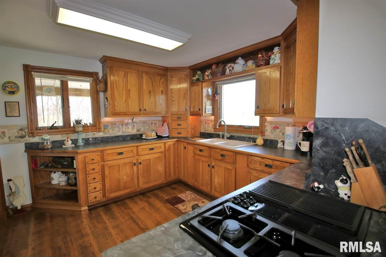 18724 Red Shale Hill Road Pekin, IL 61554 - Photo 13 of 35 Gallery Image 13