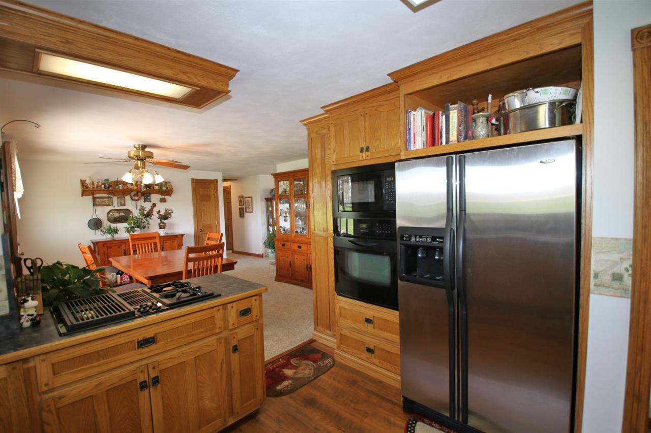 18724 Red Shale Hill Road Pekin, IL 61554 - Photo 15 of 35 Gallery Image 15