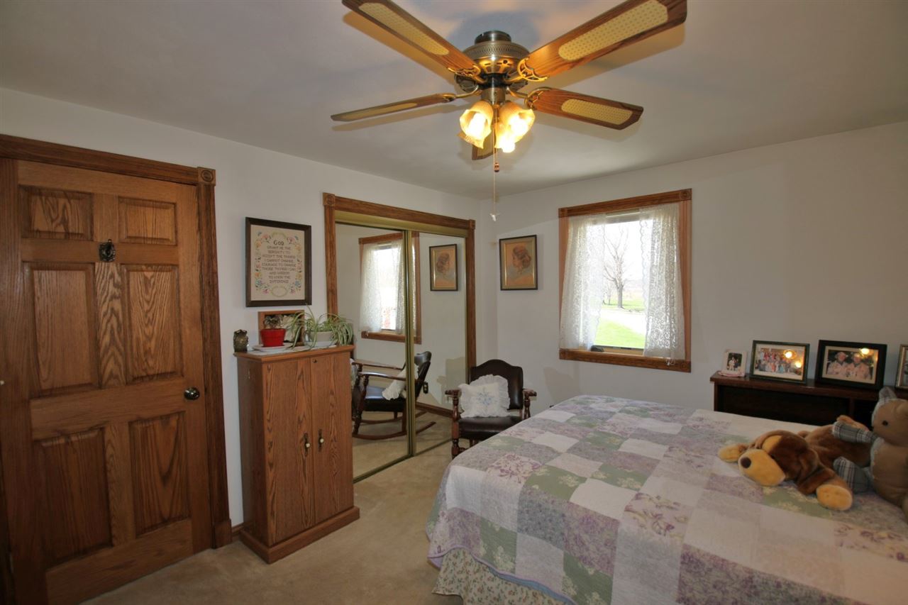 18724 Red Shale Hill Road Pekin, IL 61554 - Photo 20 of 35 Gallery Image 20