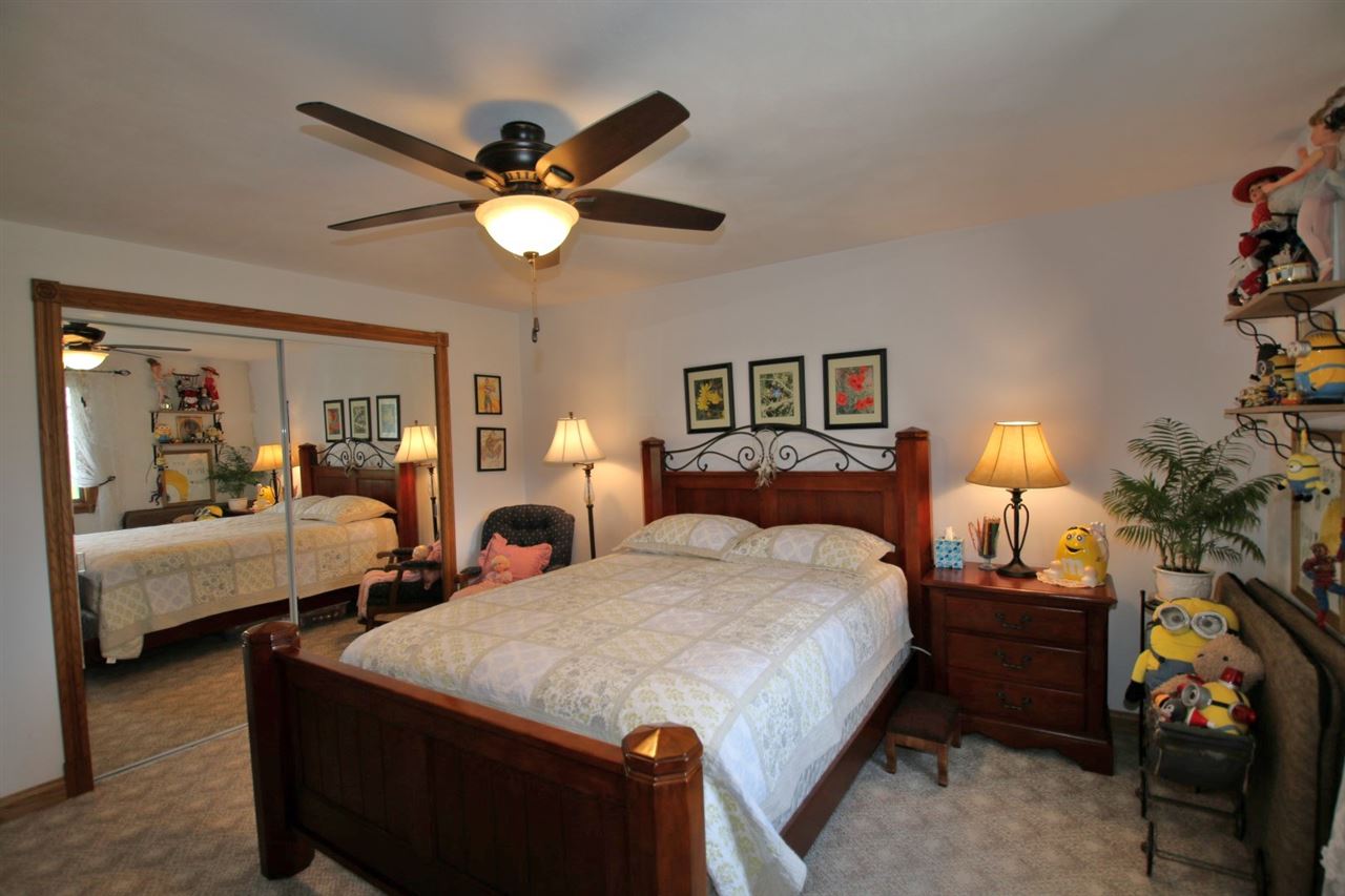 18724 Red Shale Hill Road Pekin, IL 61554 - Photo 23 of 35 Gallery Image 23