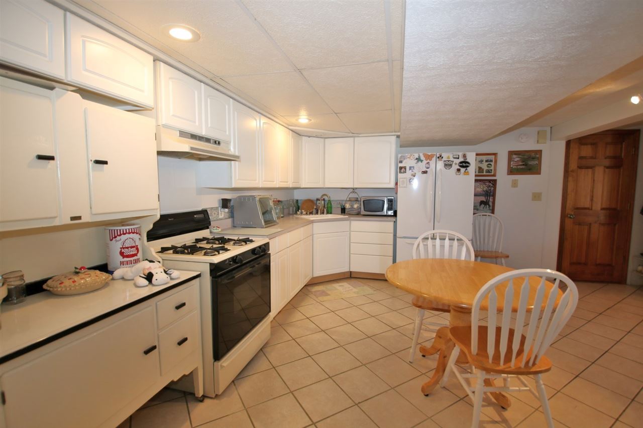 18724 Red Shale Hill Road Pekin, IL 61554 - Photo 28 of 35 Gallery Image 28