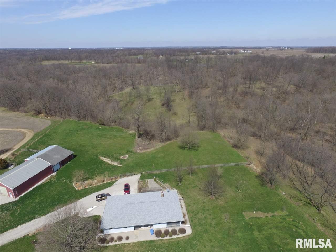 18724 Red Shale Hill Road Pekin, IL 61554 - Photo 4 of 35 Gallery Image 4