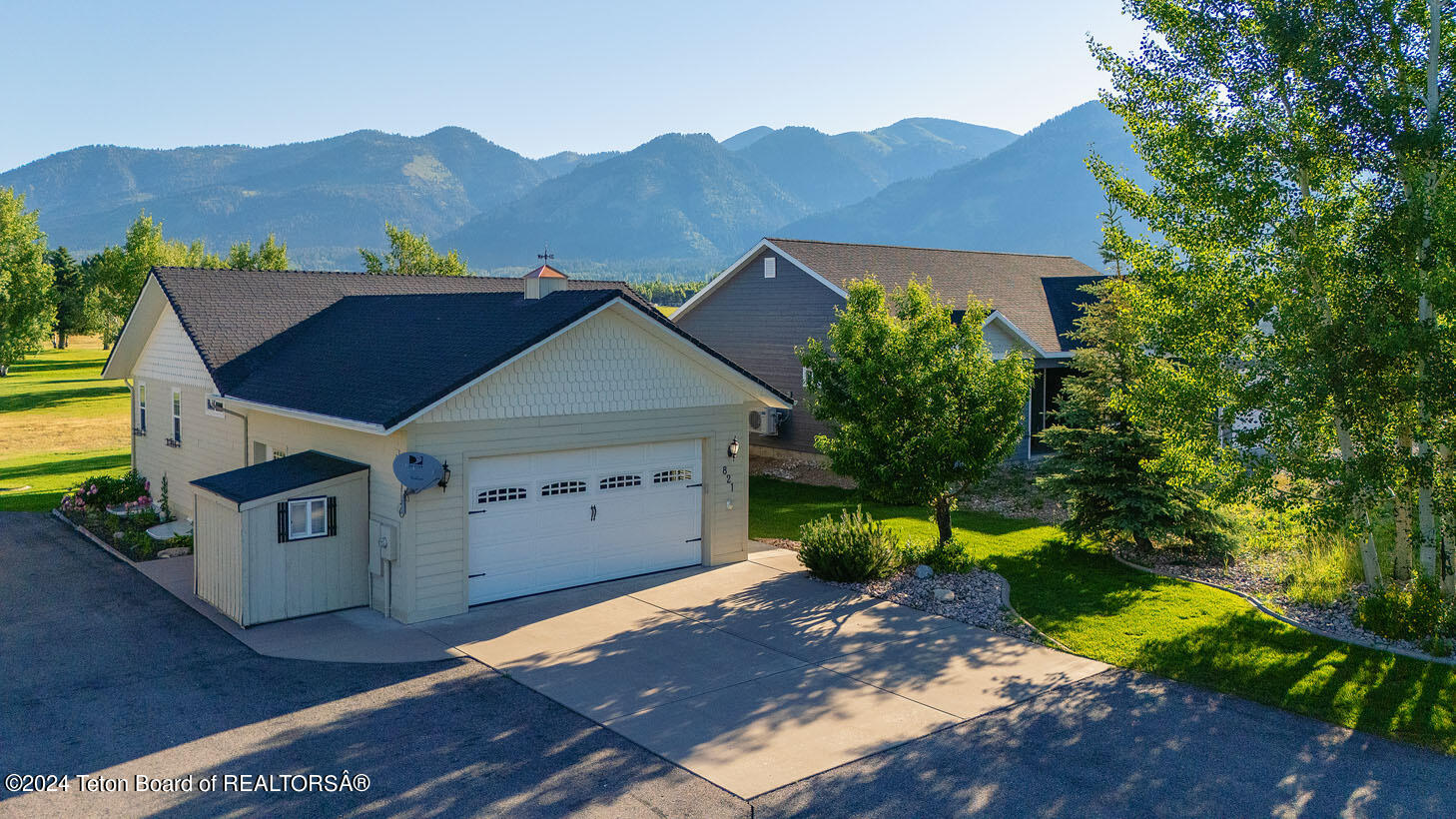 821 Country Club Way Thayne, WY 83127 - Photo 1 of 25 Schmidt home a1032