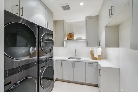 $32,000 | 427 Santa Ana Avenue, Newport Beach, CA 92663