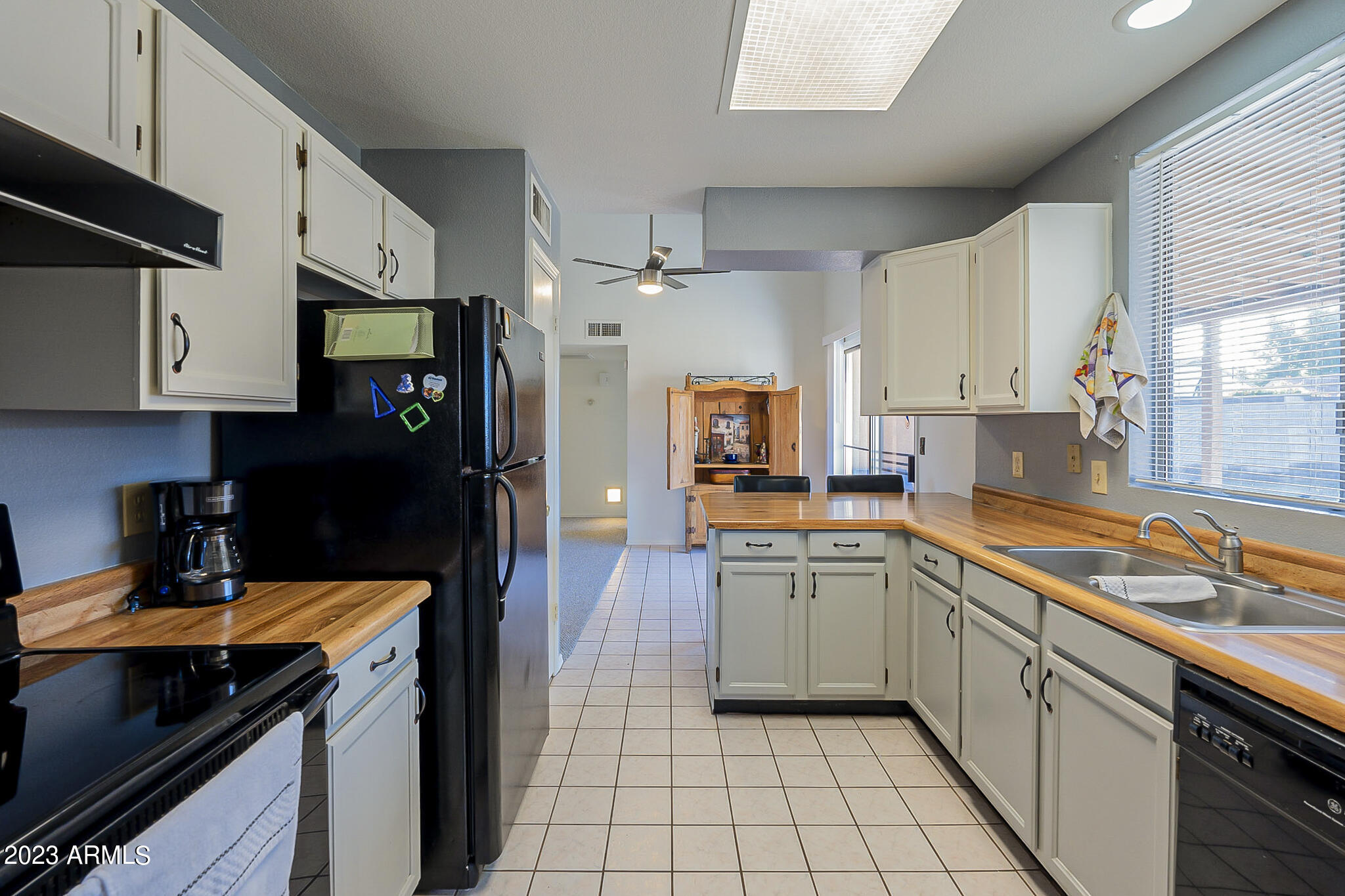 1207 East Utopia Road Phoenix, AZ 85024 - Photo 13 of 30 Kitchen