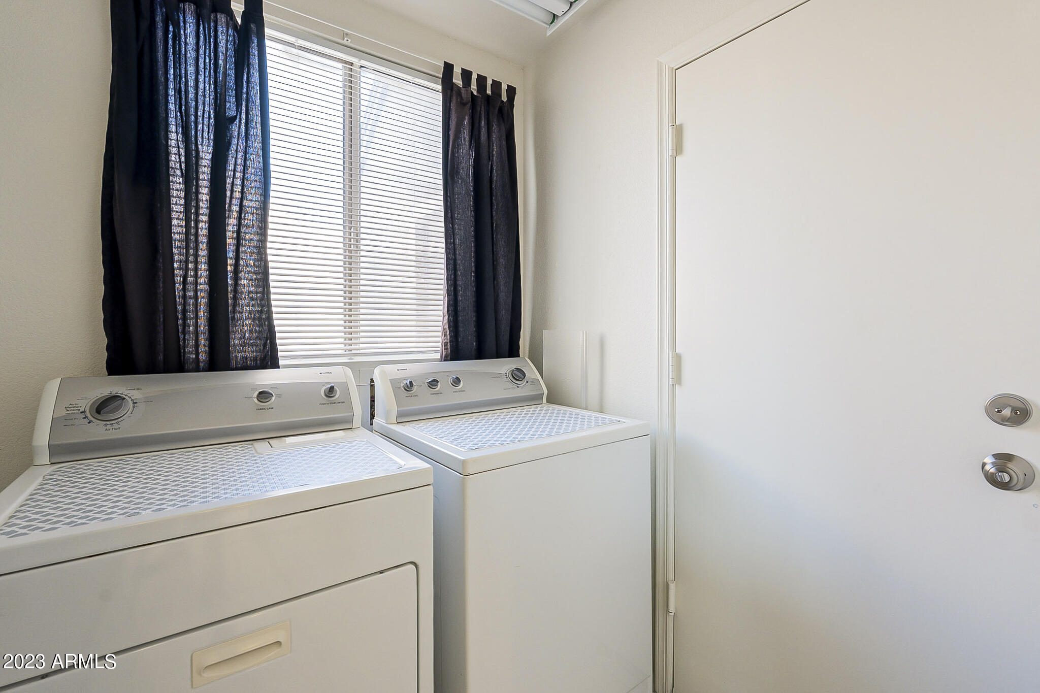 1207 East Utopia Road Phoenix, AZ 85024 - Photo 16 of 30 Laundry Room