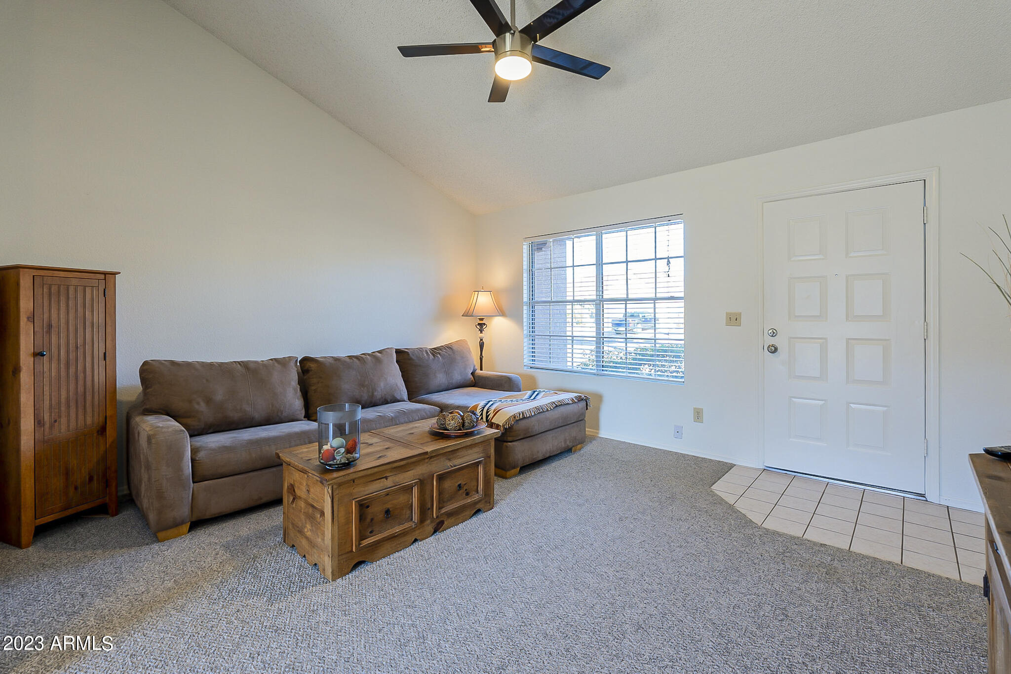 1207 East Utopia Road Phoenix, AZ 85024 - Photo 4 of 30 Living Room