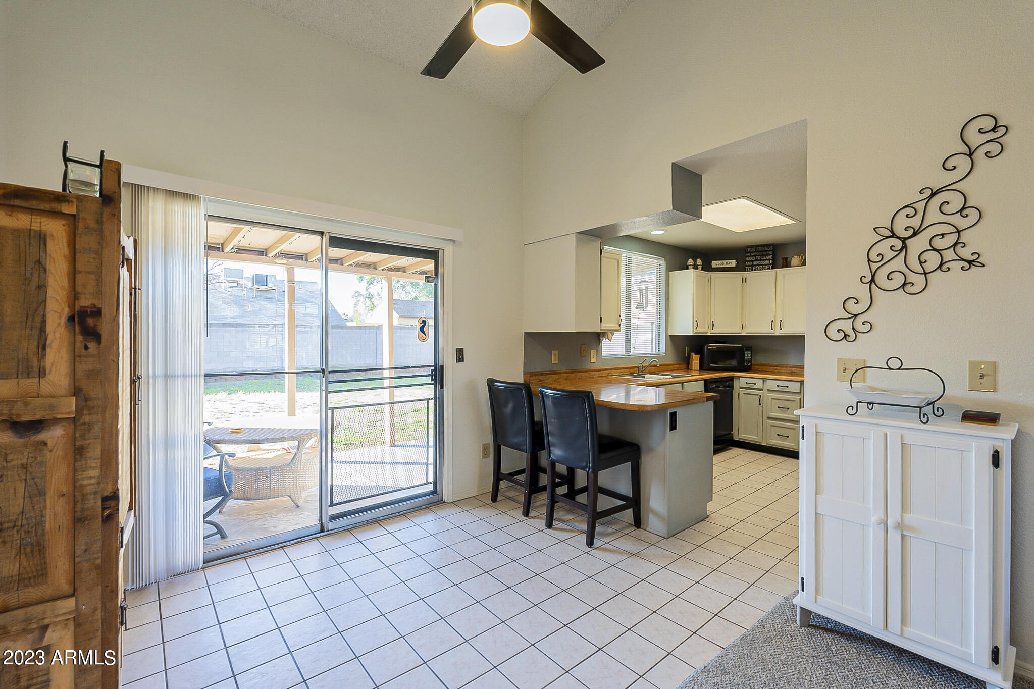 1207 East Utopia Road Phoenix, AZ 85024 - Photo 9 of 30 Kitchen and Dining Area